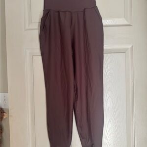 Women's High-Waisted Jogger Pants - Dark Brown